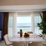 Bliss In Infinity Parking * Mamaia