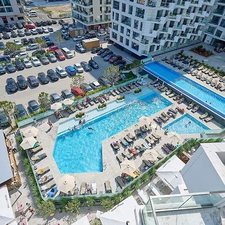 Bliss In Infinity Parking Mamaia